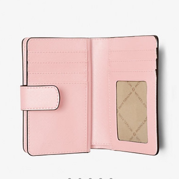 Michael Kors Medium Saffiano Leather Wallet
Powder Blush
NWT - Picture 3 of 16